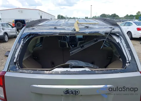 2015 Jeep Compass Sport z USA, uszkodzony, nr VIN 1C4NJCBA8FD104800